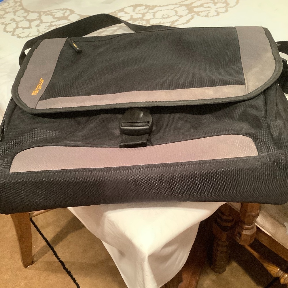 Targus computer and business travel bag